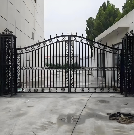 大連鐵藝大門(mén)